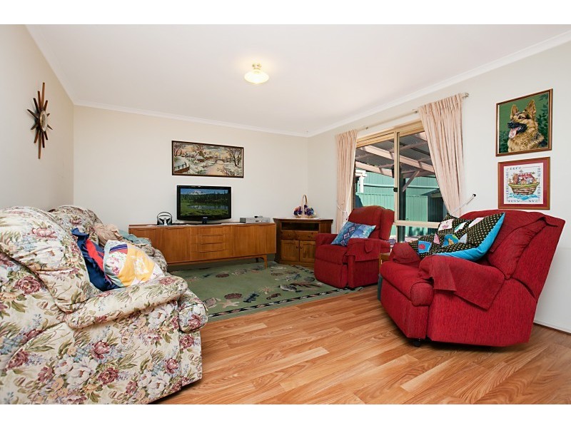 33 Lord Howe Ave, Hillcrest SA 5086