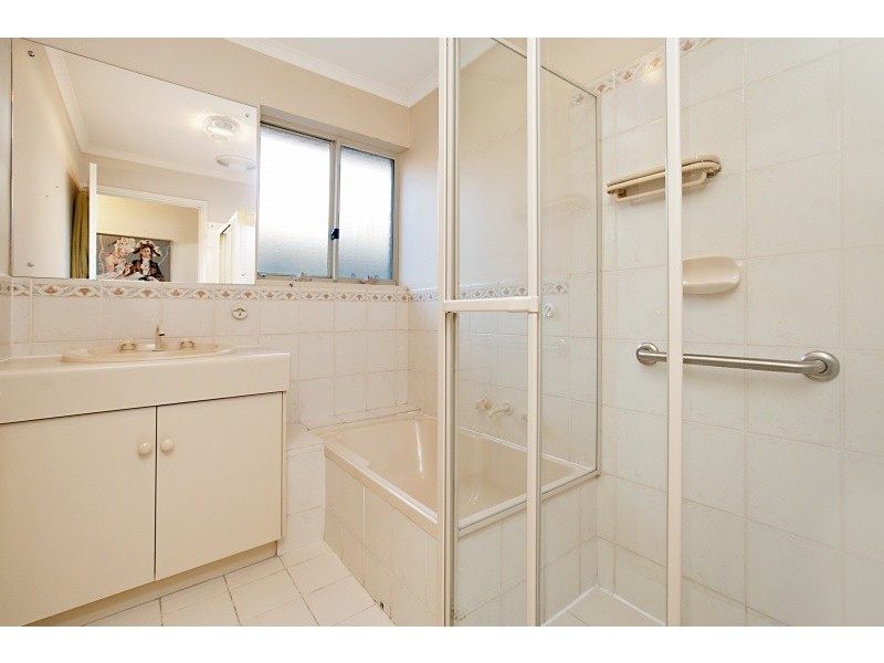 33 Lord Howe Ave, Hillcrest SA 5086