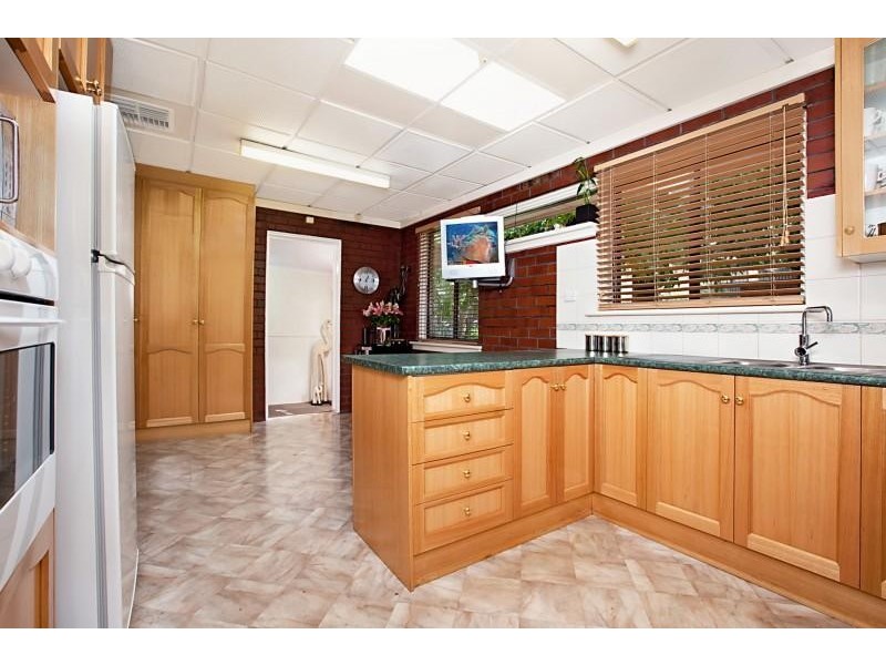 84 Flockhart Ave, Valley View SA 5093