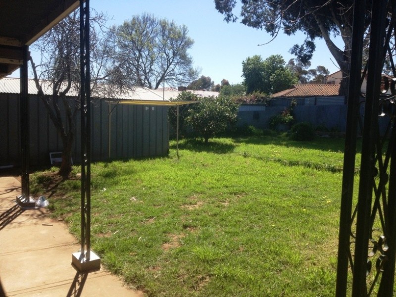 9 Chicklade St, Elizabeth Vale SA 5112