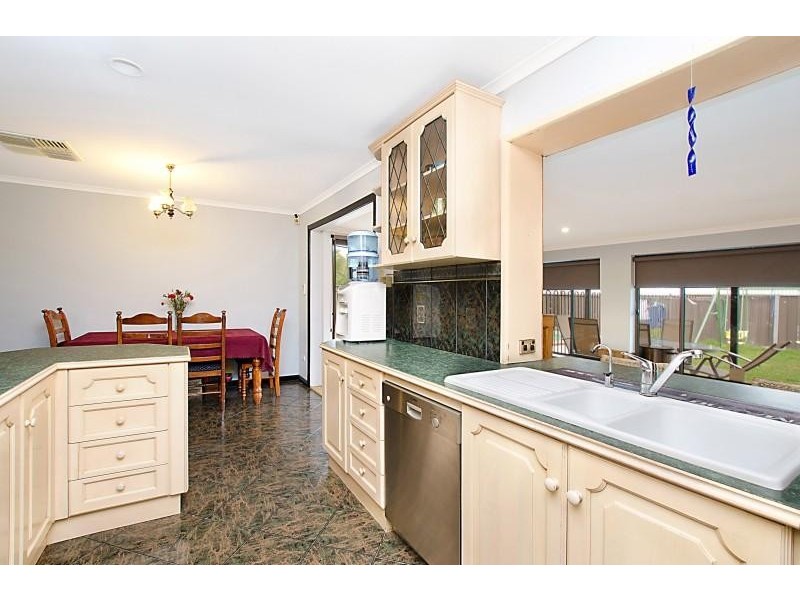 7 Oak Ave, Burton SA 5110