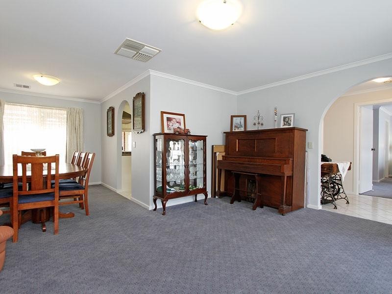 18 Hedgerow Drive, Gulfview Heights SA 5096