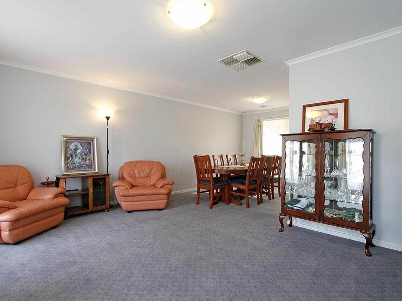 18 Hedgerow Drive, Gulfview Heights SA 5096