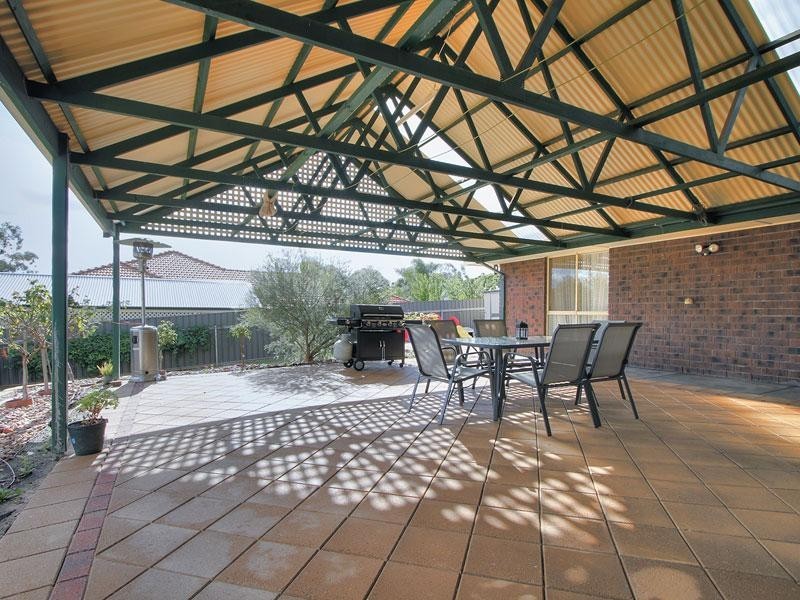 18 Hedgerow Drive, Gulfview Heights SA 5096