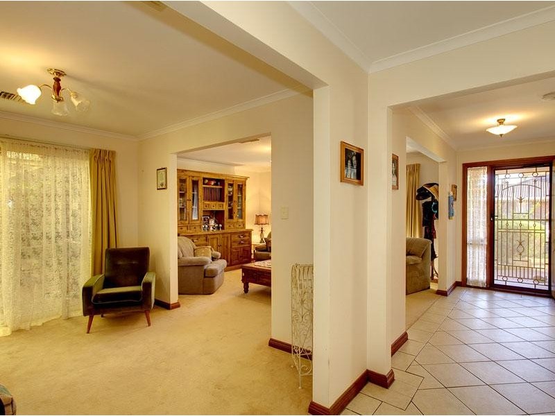 5 Thistleton Court, Greenwith SA 5125