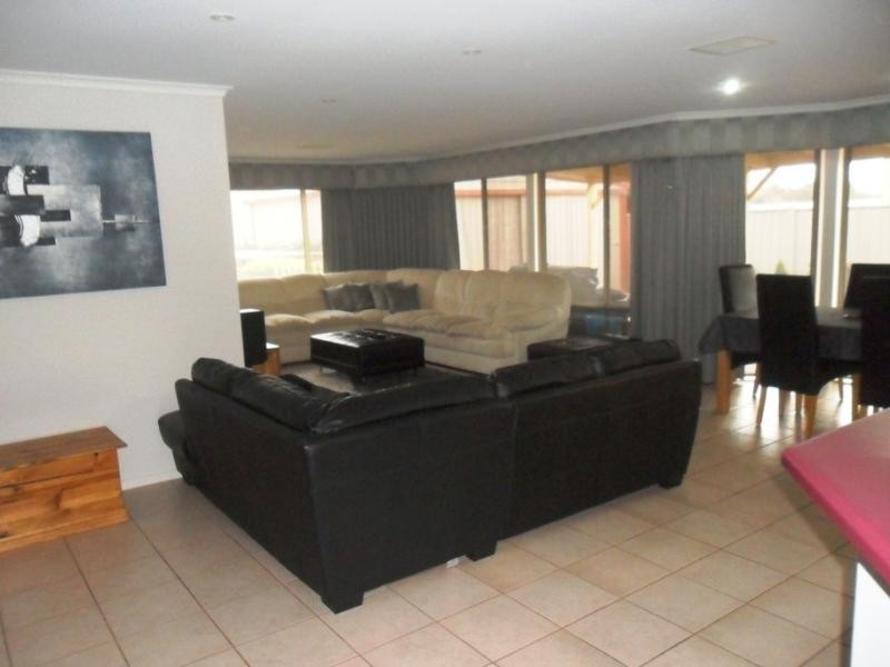 4 Ewin Street, Greenwith SA 5125