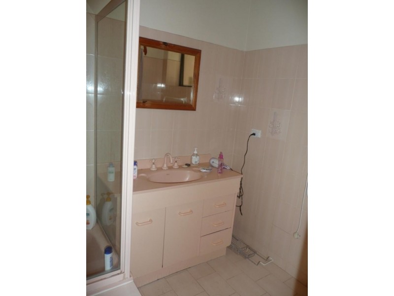 94 Nelson Road, Valley View SA 5093