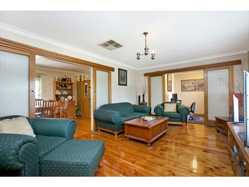 14 Caroona Ave, Para Hills SA 5096