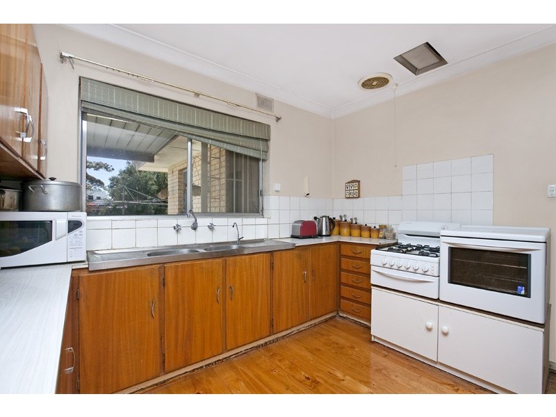 14 Caroona Ave, Para Hills SA 5096