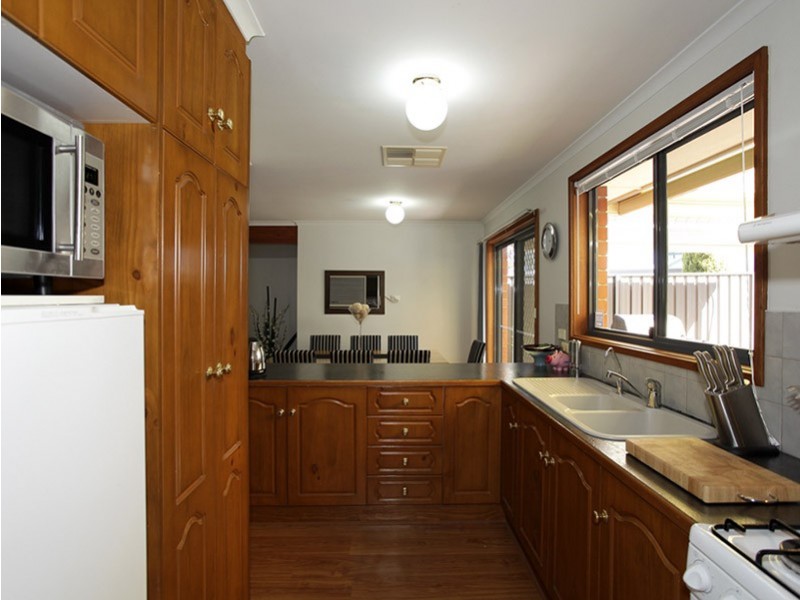 10 Bernacchi Crt, Greenwith SA 5125