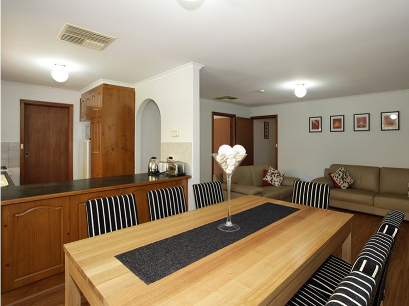 10 Bernacchi Crt, Greenwith SA 5125