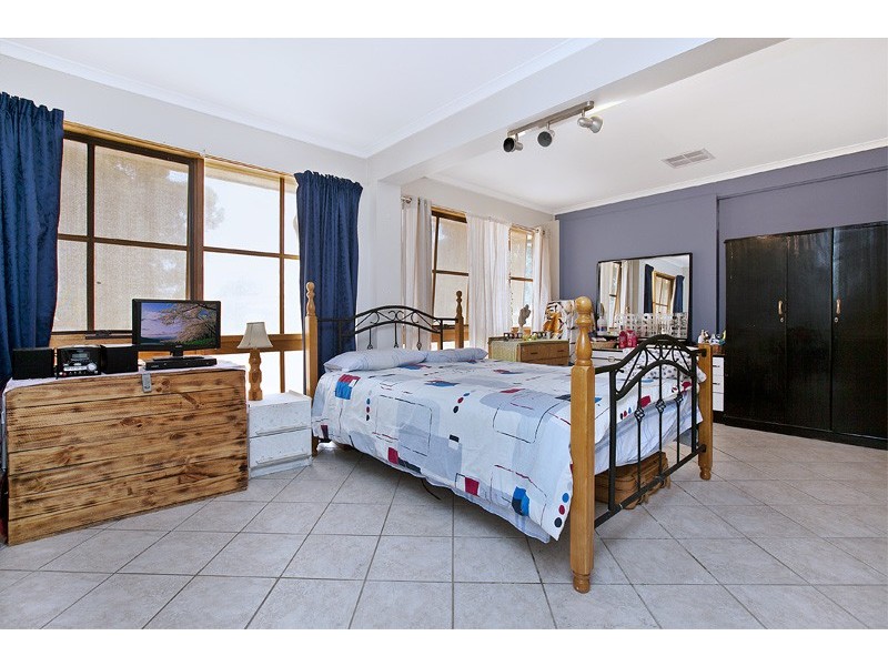 43 Barton Crescent, Burton SA 5110