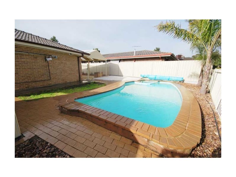 16 Barlow Court, St Agnes SA 5097