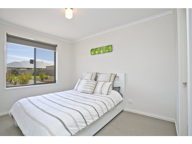 11 Hannah Rd, Virginia SA 5120