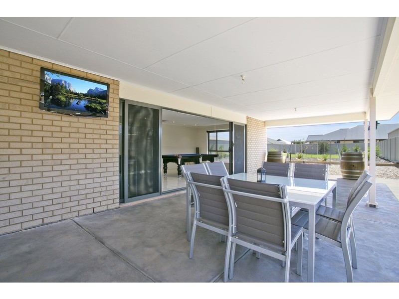 11 Hannah Rd, Virginia SA 5120