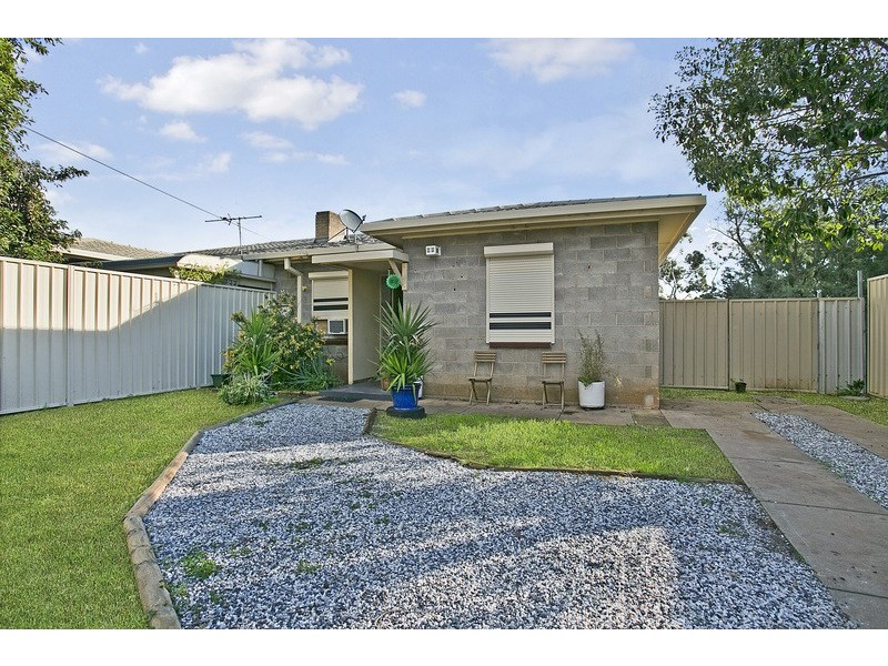 60 Hogarth Rd, Elizabeth South SA 5112