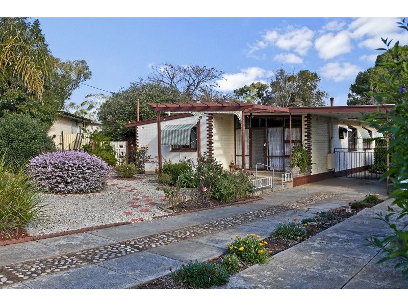 15 Leabrook Drive, Para Hills SA 5096