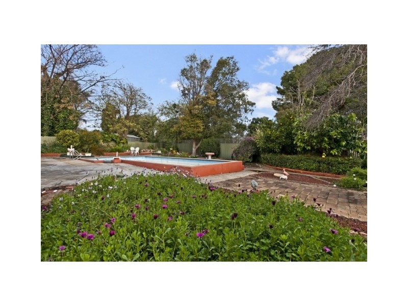 15 Leabrook Drive, Para Hills SA 5096