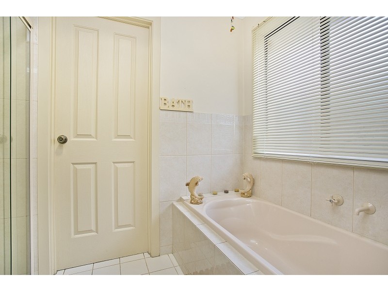 8 Hughes Court, Walkley Heights SA 5098