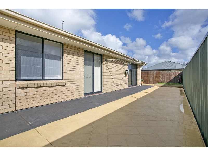 8 Hughes Court, Walkley Heights SA 5098