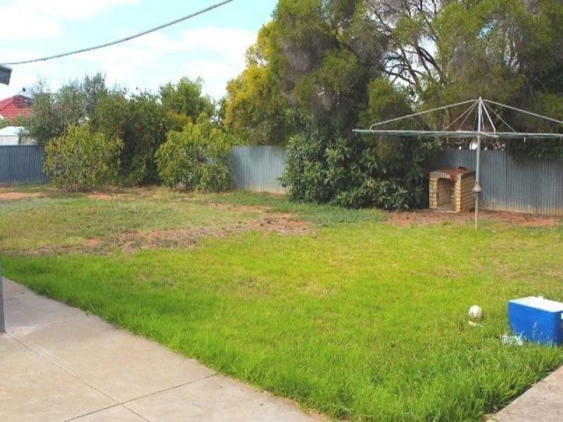 19 Wyatt Rd, Parafield Gardens SA 5107
