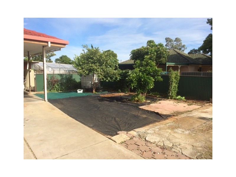 2 Karyn Crescent, Brahma Lodge SA 5109