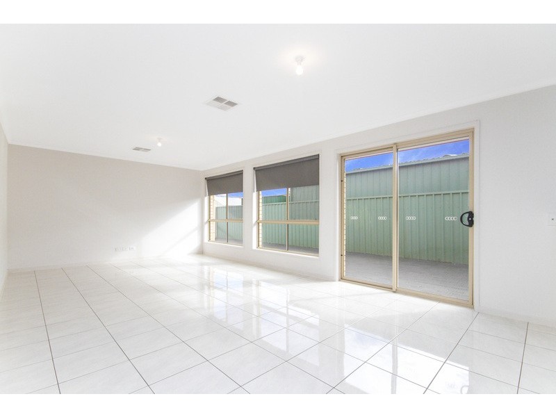 18 Melvina Road, Paralowie SA 5108