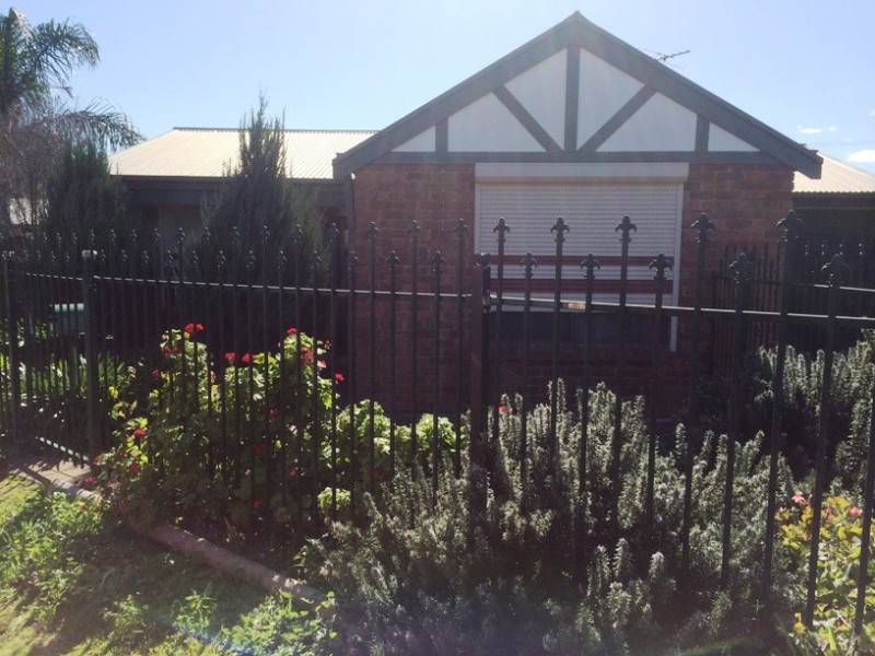 1 Berkshire St, Athol Park SA 5012