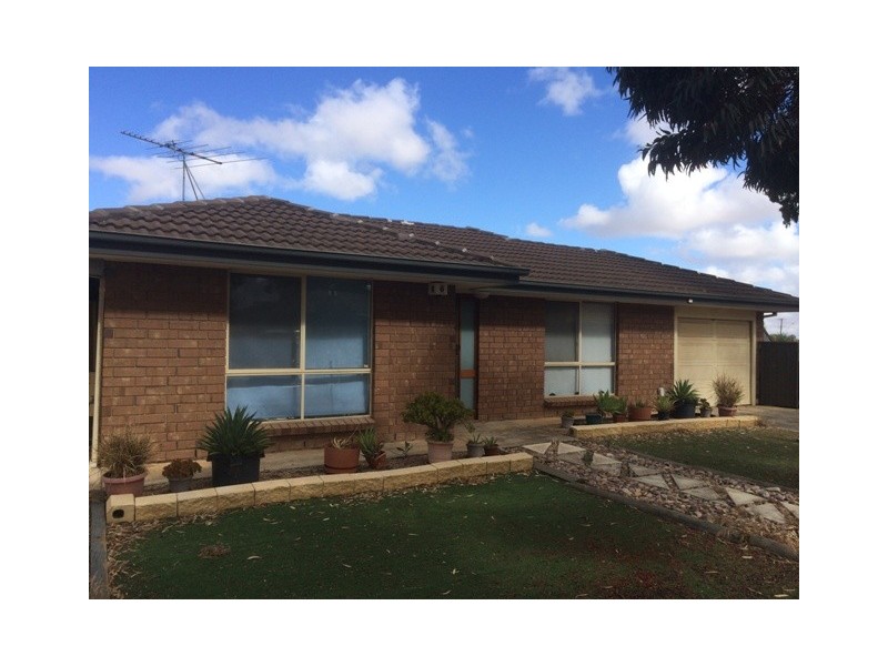 38 Reynolds Dr, Paralowie SA 5108