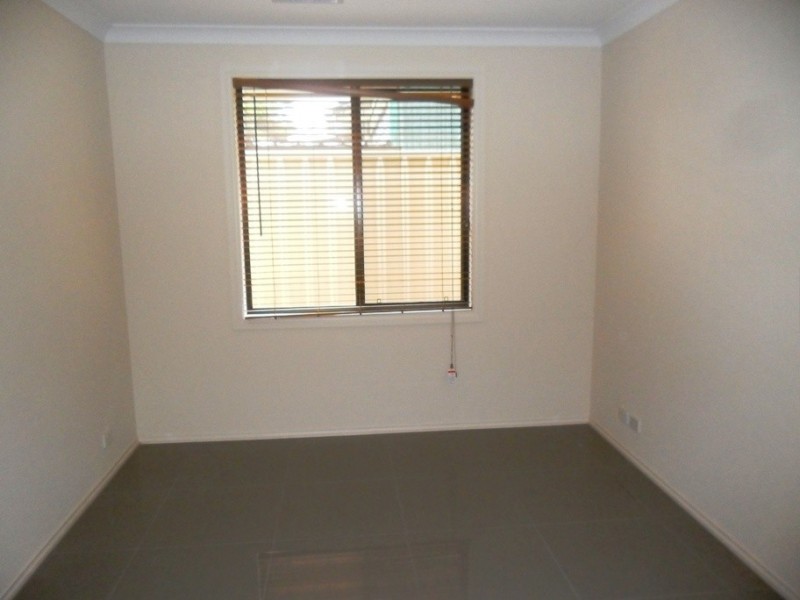 7 Macquarie Ave, Hillcrest SA 5086