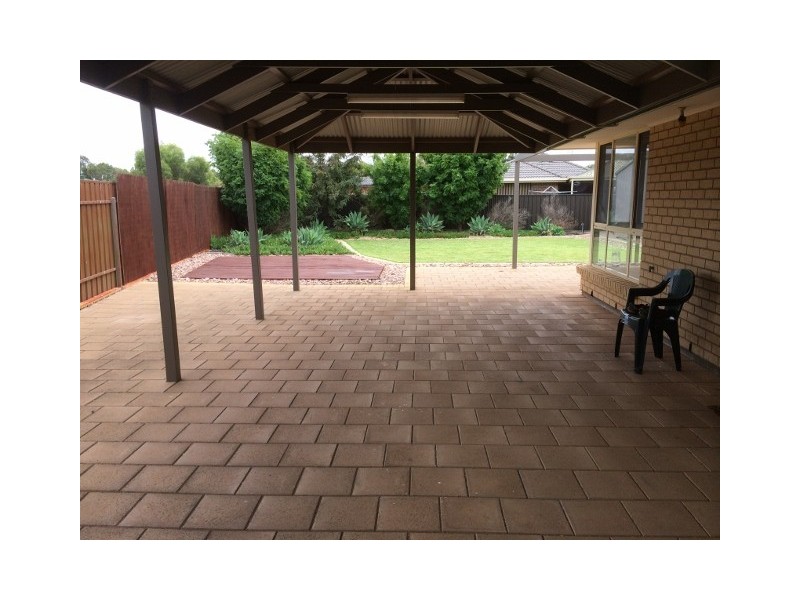 18 Ensign Court, Andrews Farm SA 5114