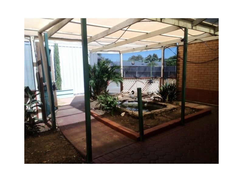 42 Garlick Rd, Elizabeth Park SA 5113