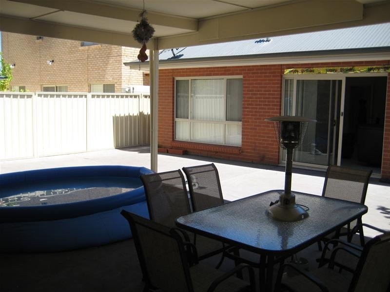 6 John Street, Para Hills SA 5096