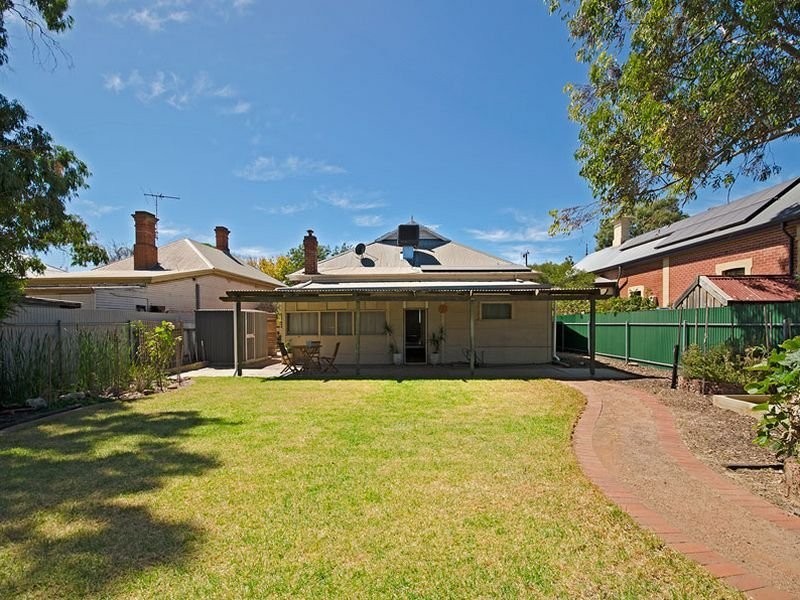 11 Roberts Street, Birkenhead SA 5015