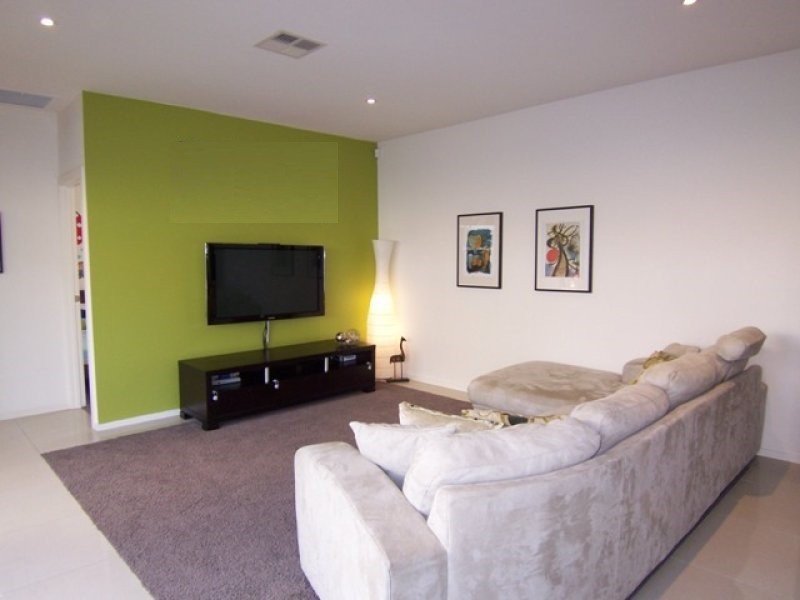 12 Yarle Street, Mawson Lakes SA 5095