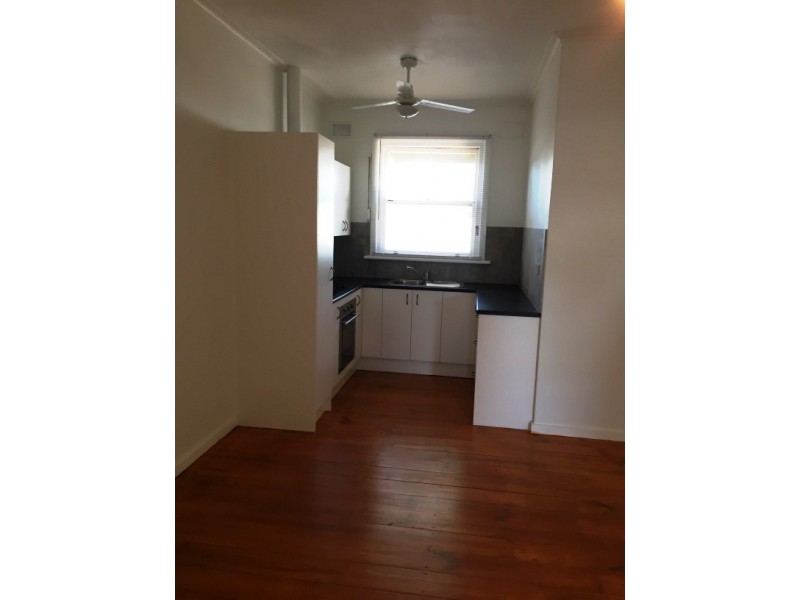 8 Leslie St, Elizabeth East SA 5112