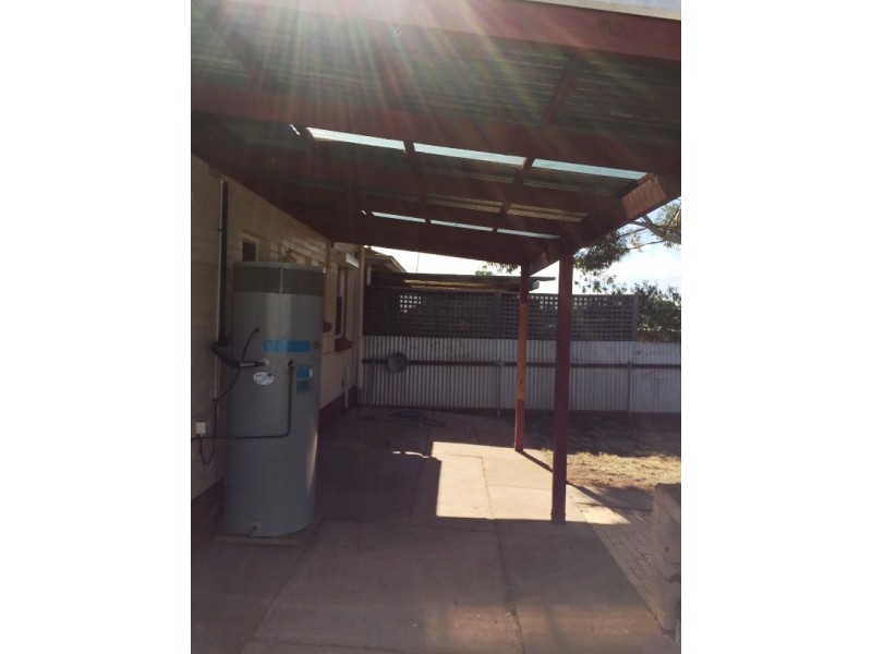 8 Leslie St, Elizabeth East SA 5112