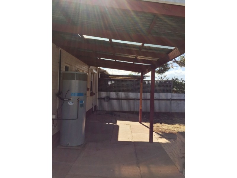 8 Leslie St, Elizabeth East SA 5112