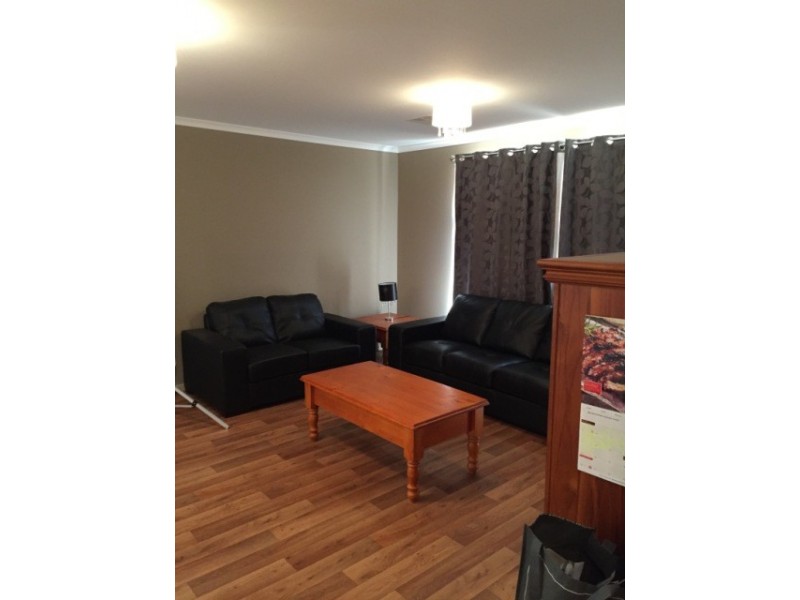 4 Tuggarah St, Andrews Farm SA 5114