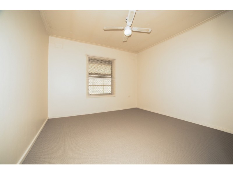 4 Turner Road, Elizabeth Park SA 5113