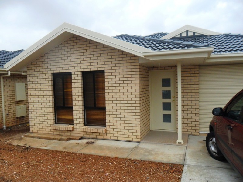 7 Macquarie Ave, Hillcrest SA 5086