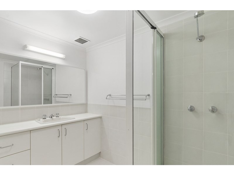 @68 Stanhill Drive, Chevron Island QLD 4217