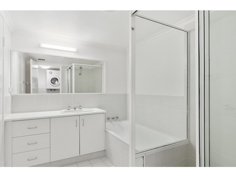 @68 Stanhill Drive, Chevron Island QLD 4217