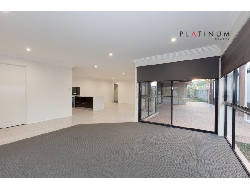 124 Harrier Drive, Burleigh Waters QLD 4220