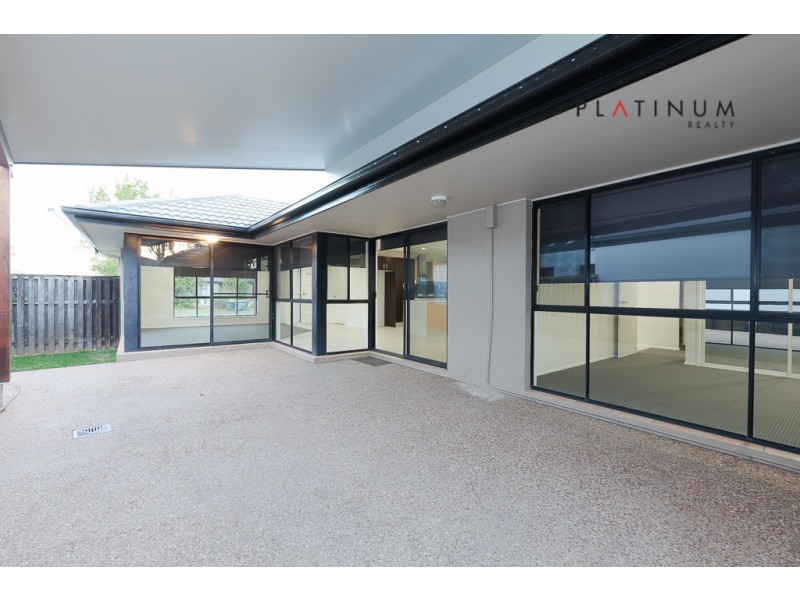124 Harrier Drive, Burleigh Waters QLD 4220