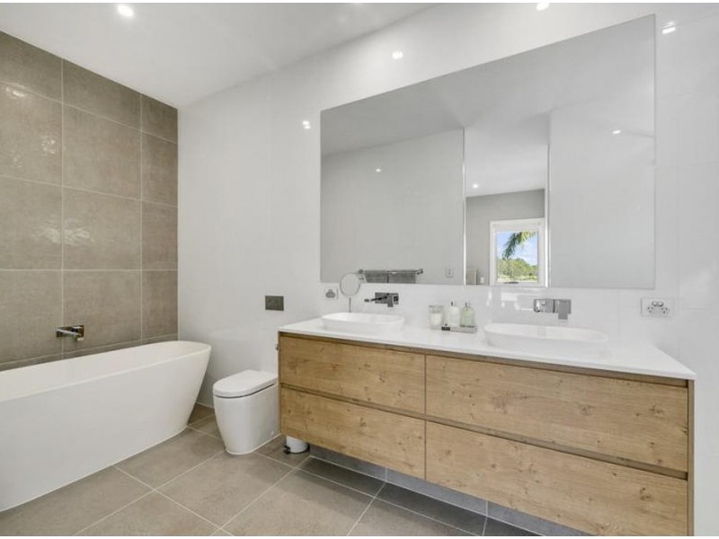 Hope Island QLD 4212