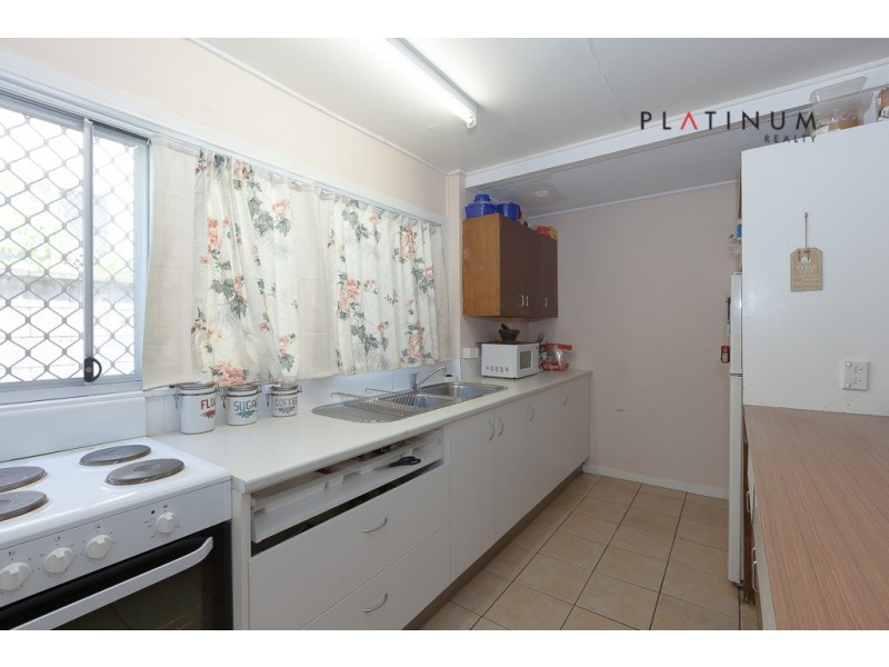 @6 Stanhill Drive, Chevron Island QLD 4217