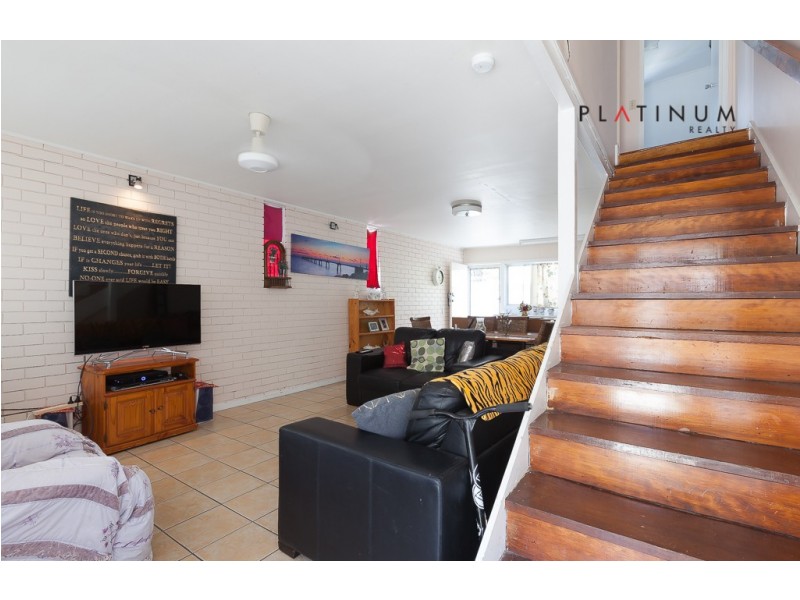 @6 Stanhill Drive, Chevron Island QLD 4217