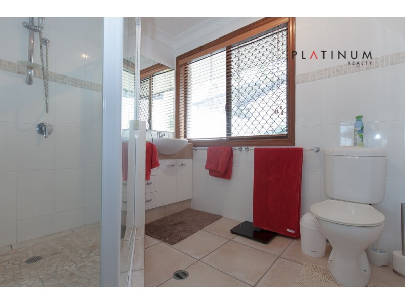 52 Wild Duck Drive, Mermaid Waters QLD 4218