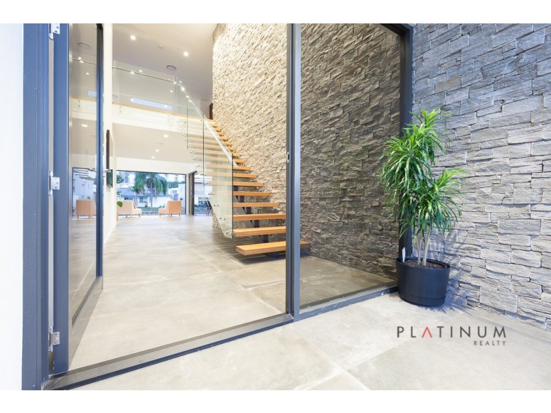26 Sunshine Boulevard, Broadbeach Waters QLD 4218